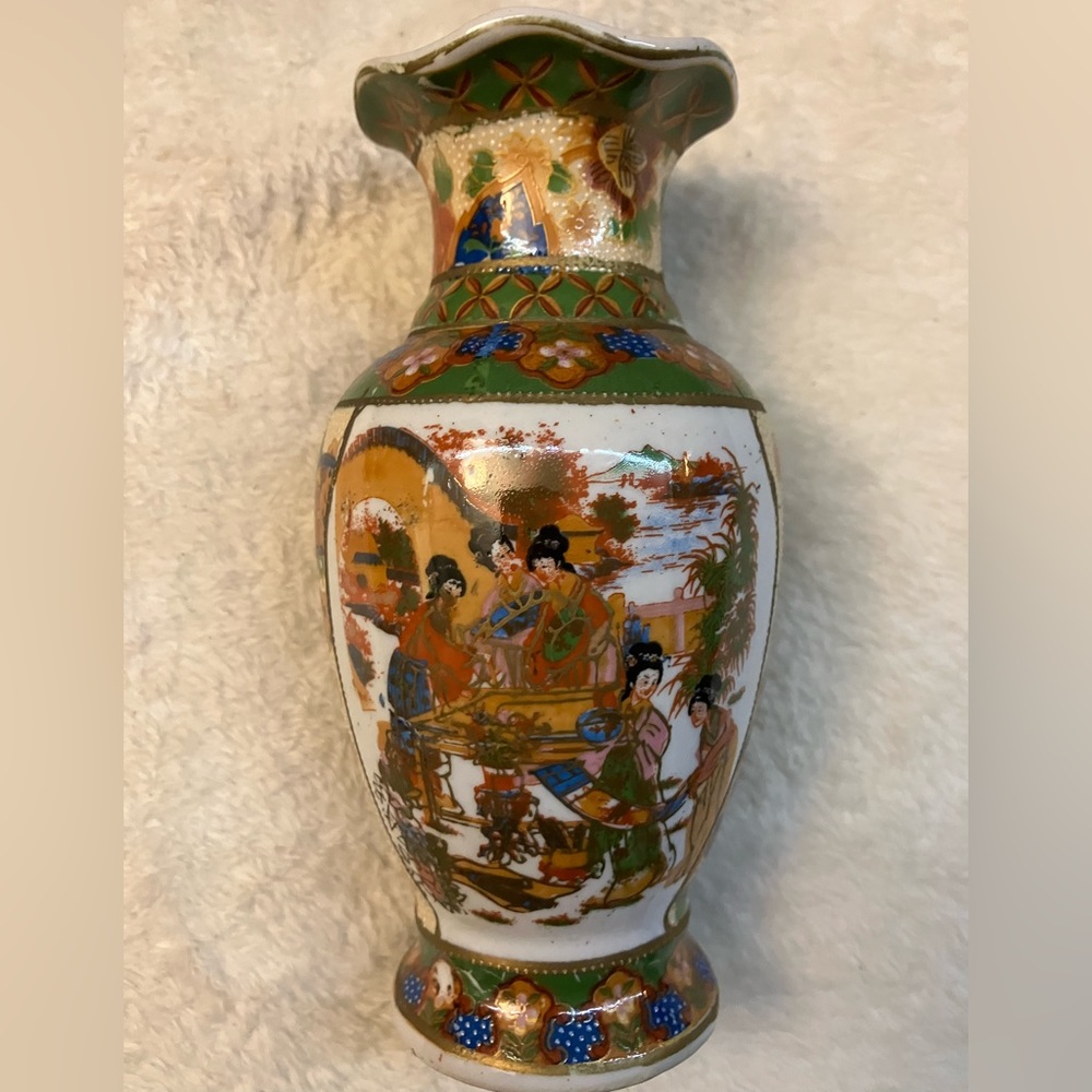 Vtg Oriental Chinese 8” Vase